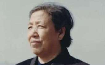 她是最低调的主席夫人,每天坚持骑自行车上下班,如今92岁仍康健