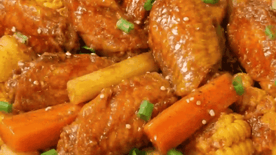 一锅炖出家的味道：鸡翅玉米土豆煲，家常灶台上的暖心盛宴