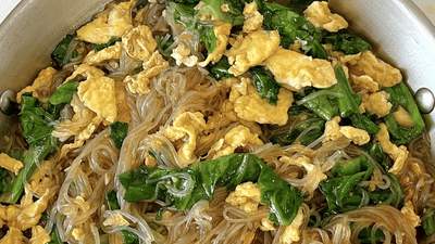 生菜鸡蛋炒粉丝：大火快炒的清爽秘诀，根根分明不油腻