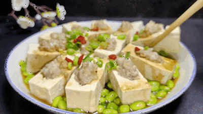 这三样家常食材蒸一蒸超适合夏天吃 肉酿豆腐配鲜毛豆 一口一口满是鲜香还不用复杂步骤