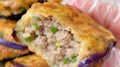 来一场酥脆鲜香的北方家常茄盒体验 紫茄夹肉咬开还会爆汁