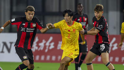 赵松源替补传射锁胜局 现场球迷见证U17国足2-1逆转勒沃库森U17 三连胜晋级四强将战河床