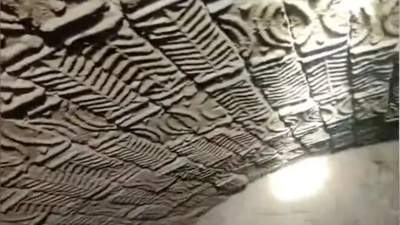 湖南村民自建房打桩时发现古墓，有多个墓室，墓砖上有清晰的图案纹路，文物部门介入