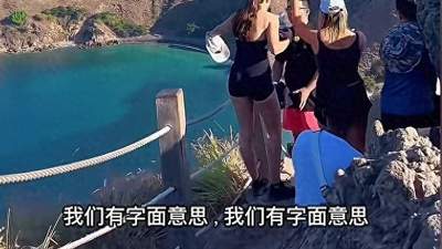 中国游客在印尼乱丢垃圾被澳洲游客泼水,视频引爆400万次观看