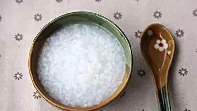 早餐喝粥并非好选择 医生提醒这几类食物早晨不宜食用