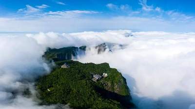 张家界天门山：老外盛夏避暑胜地气温仅22℃