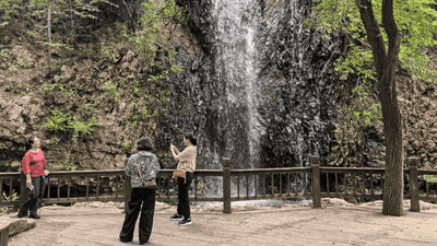 三伏天锦州人避暑好去处 北普陀山山林里享清风漫步乐