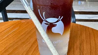 茶饮咖啡圈玩起新玩法 消费者爱打卡包装自带文化buff的饮品