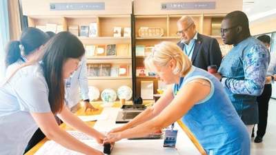 外交官沉浸式体验长安文化 用AI打破隔阂解锁文明新体验