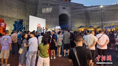 大同古城夜逛北城月下市集 摸得见的文博好物藏着千年烟火