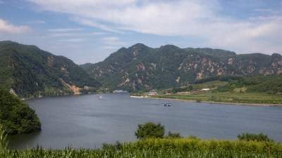 去桓仁解锁秋日限定多元体验 登五女山赏枫红湖光盛景
