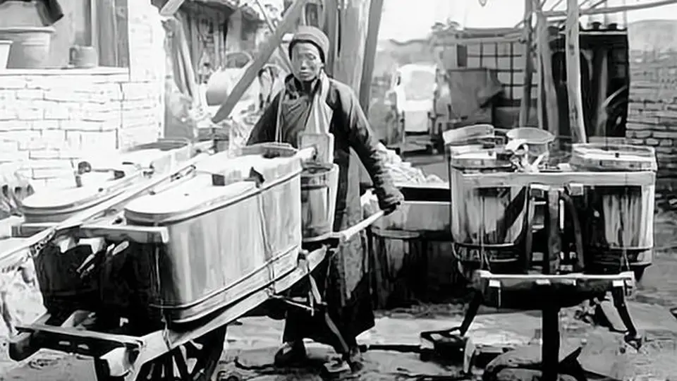 掏粪工在古代大城市为何是惹不起的“粪道霸主”