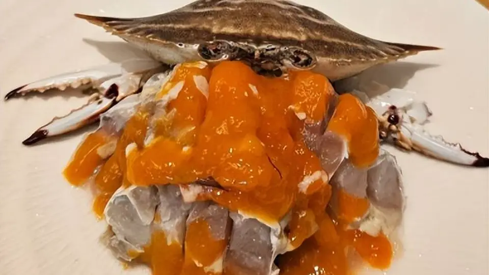 东海秘境寻鲜味!舟山六大招牌海鲜美食,一口解锁海岛地道风味