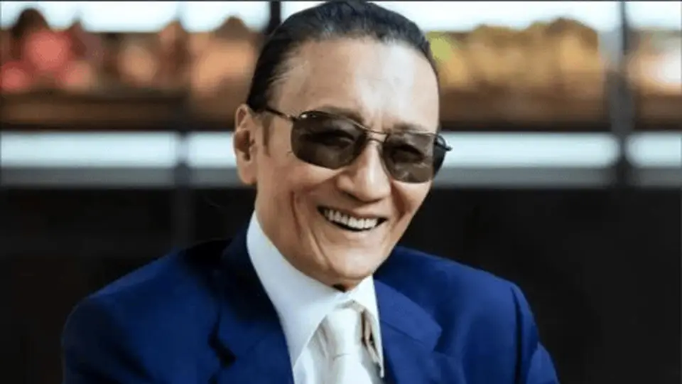 谢贤隐退：家属不进殡仪馆直接火葬