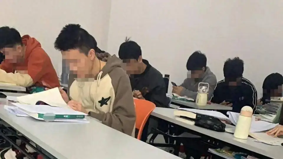 博士兼职专升本授课遭涉事机构反咬诈骗,被逼退2.5万元 现在我们要说说大家都关心的最新情况