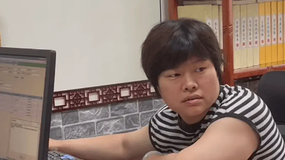 跟着周荣素学做家庭版小麻花,不用泡打粉,酥脆香甜还能随心调口味