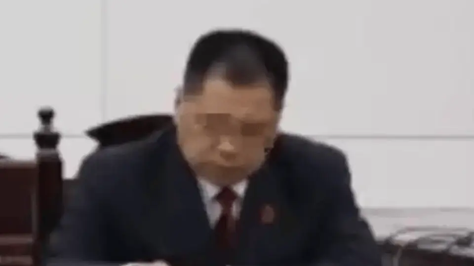 女子称在法院遭工作人员围殴并被执行局长骚扰并索贿？官方通报