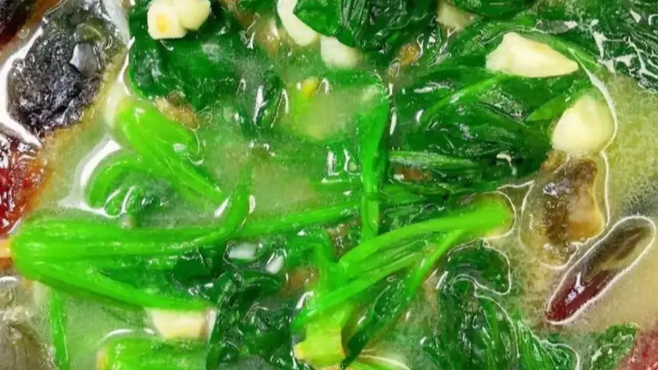 在家做这碗金银蛋菠菜汤，多步小技巧教你吃出清鲜好滋味