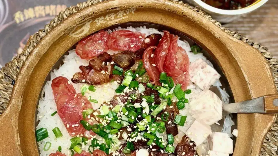 参与广州日常三餐，从一碗艇仔粥到煲仔饭焦里的熟悉味道