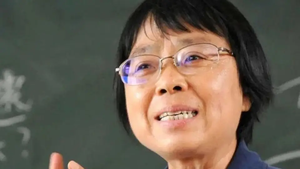 全员通关！张桂梅女高再创奇迹，一半人稳过一本，最高直逼700分