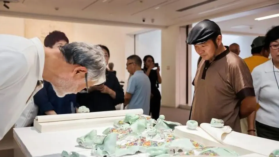 七旬艺术家张修竹作品展探寻破碎与重生的美学张力