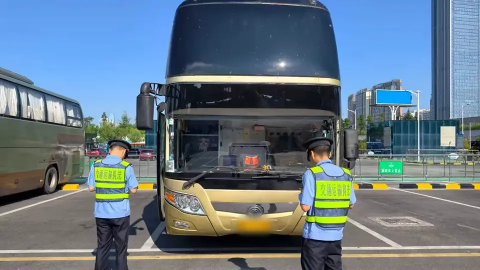 旅游旺季贵阳市交通执法提醒：莫为蝇利触红线