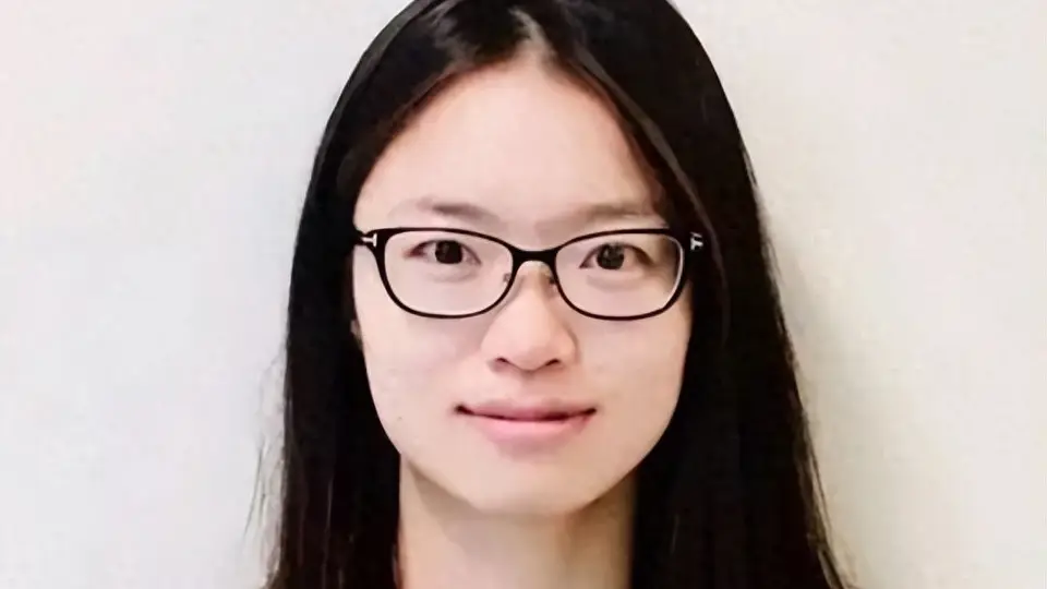 菲尔兹奖得主王虹谦逊发言获全网好评,婉拒流量邀约专注科研引共鸣