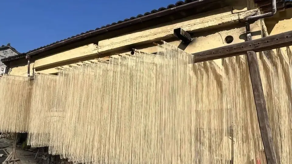 去温州永嘉桥头窑底村,体验传承200年的手工索面制作全过程