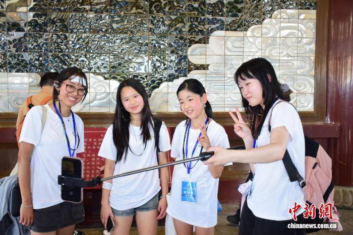 海外校友子女武汉行 感受厚重历史文化