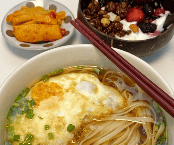 汤清味醇甘香内敛，一口清汤面尝尽食材本味