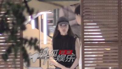 古力娜扎约于正等同框吃火锅 现场互动轻松氛围拉满