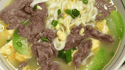 来参与这场家常汤面的趣味制作 丝瓜牛肉鸡蛋面的鲜香暖到你心里