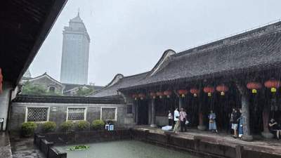 决定延迟关门1小时，浙江这位景区保安火了