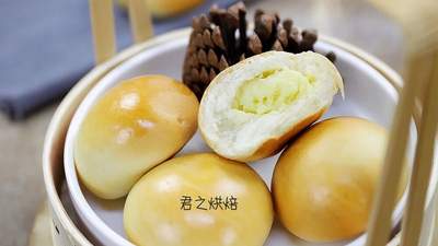 这个馅儿太好吃啦！软软的奶香小面包
