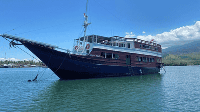 印尼游轮深夜被巨浪击沉，中国游客漂流数小时获救