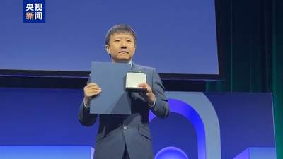 丘成桐力邀王虹邓煜回国任教 看两位数学天才的成长与多元生活日常