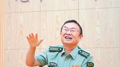 看王戟：在时光刻度里踏准强军节拍 传承精神永不掉队