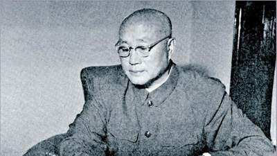 长征途中陷入绝境的刘伯承，坦言此生只服这位力挽狂澜的军事掌舵人