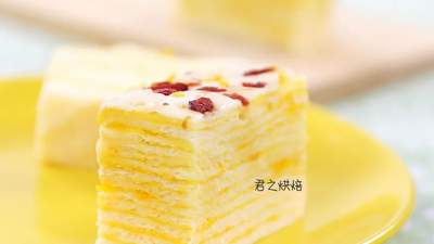 咸蛋黄千层蒸糕，松松软软层层叠叠~