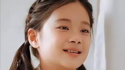 梅婷12岁女儿曾慕梅凭《好东西》提名百花奖最佳新人！上台发言扭捏卡顿，网友：她配不配