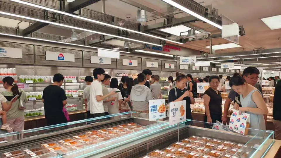 新鲜零食全面爆发，内卷的好想来、零食很忙等量贩零食还能撑多久？