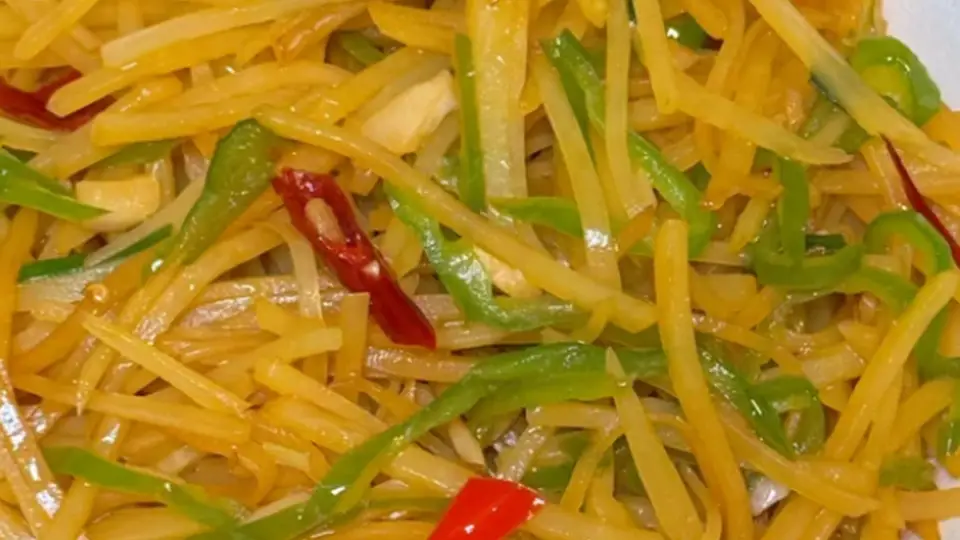 酸辣脆爽土豆丝,家常做法层次分明