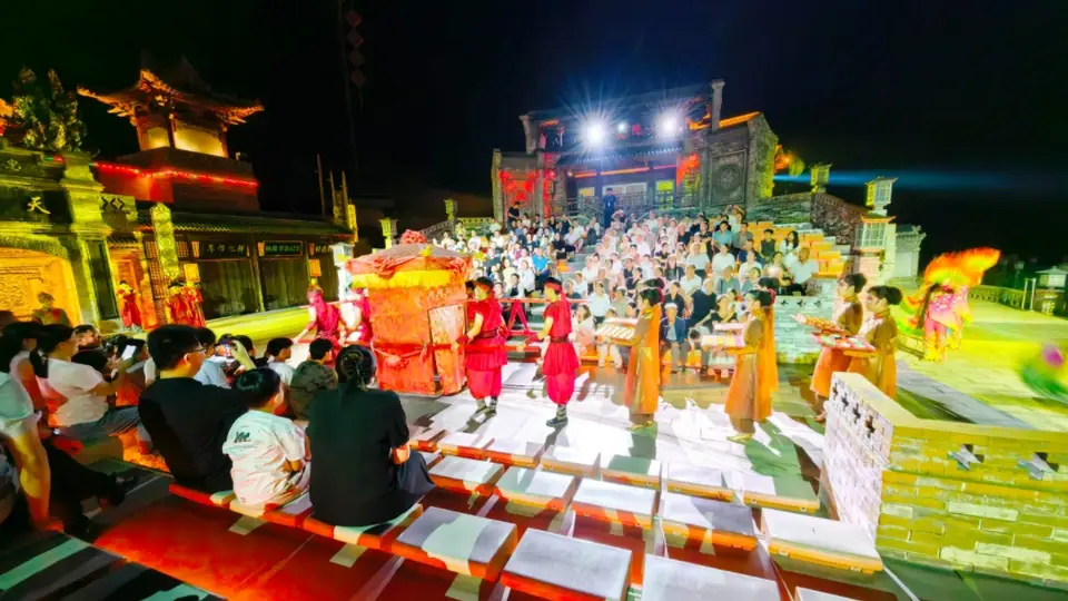 夜游黄河古镇 邂逅千年风华｜临县碛口麒麟山庄《如梦碛口》实景演出点亮黄河文旅夜空