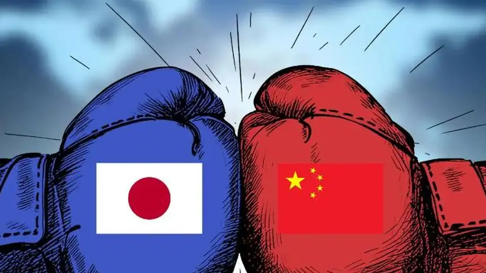 今日：高市早苗慌了，东京街头公开喊出一句几十年没人敢说的话，这才是靖国神社最可怕的真相！