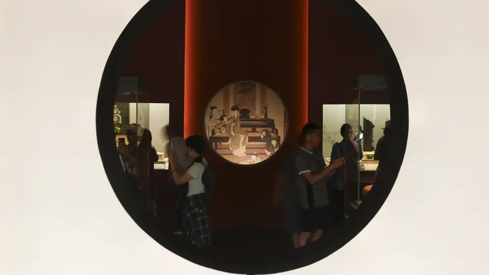 “清韵——康雍乾时期文物特展”在上海展出