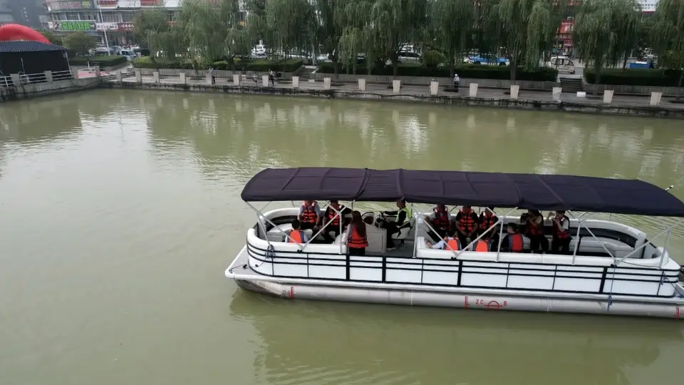 泛舟碧波揽湖光 容湖游船项目正式启航 河南柘城亲水文旅再添崭新名片
