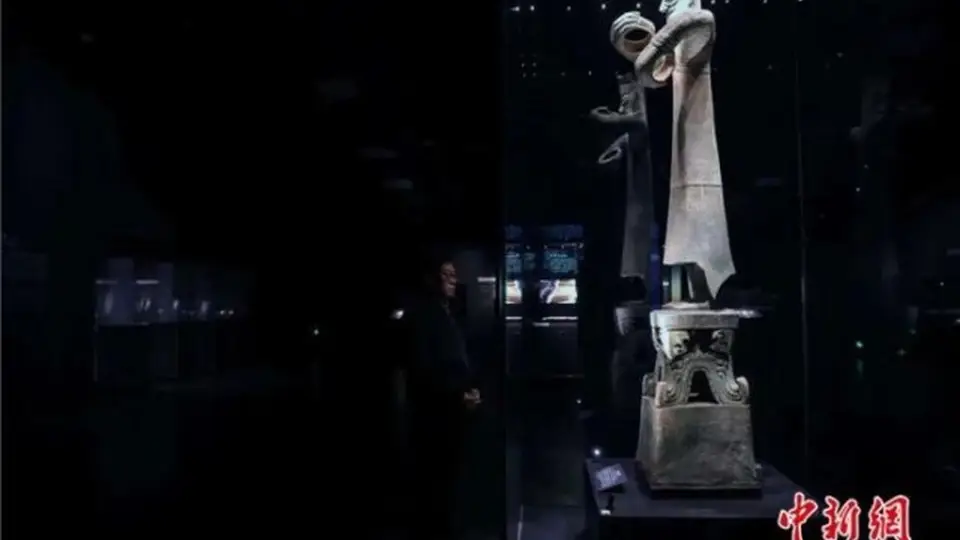 三星堆青铜立人像，为何在全球“独一无二”？