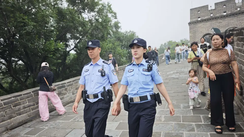 暑期八达岭长城景区迎客流高峰,延庆警方全域护航平安出游