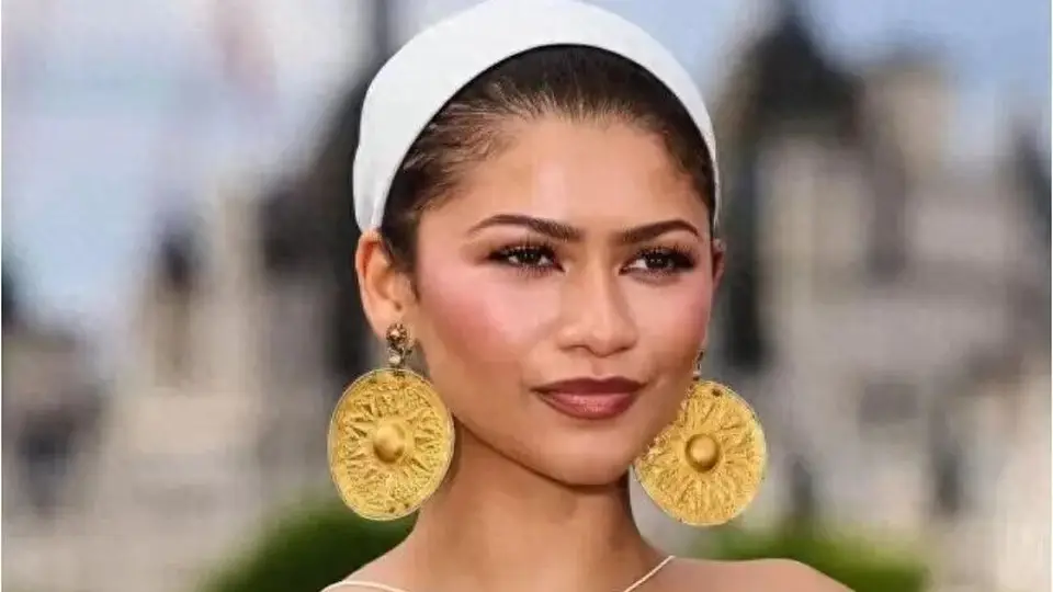 文物改造后成顶流女星红毯配饰 观众热议文物活化边界