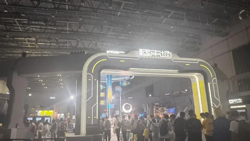 逛展撸龙泡泡,还能拍压迫感拉满的聂菲斯,这游戏盛宴太好逛!